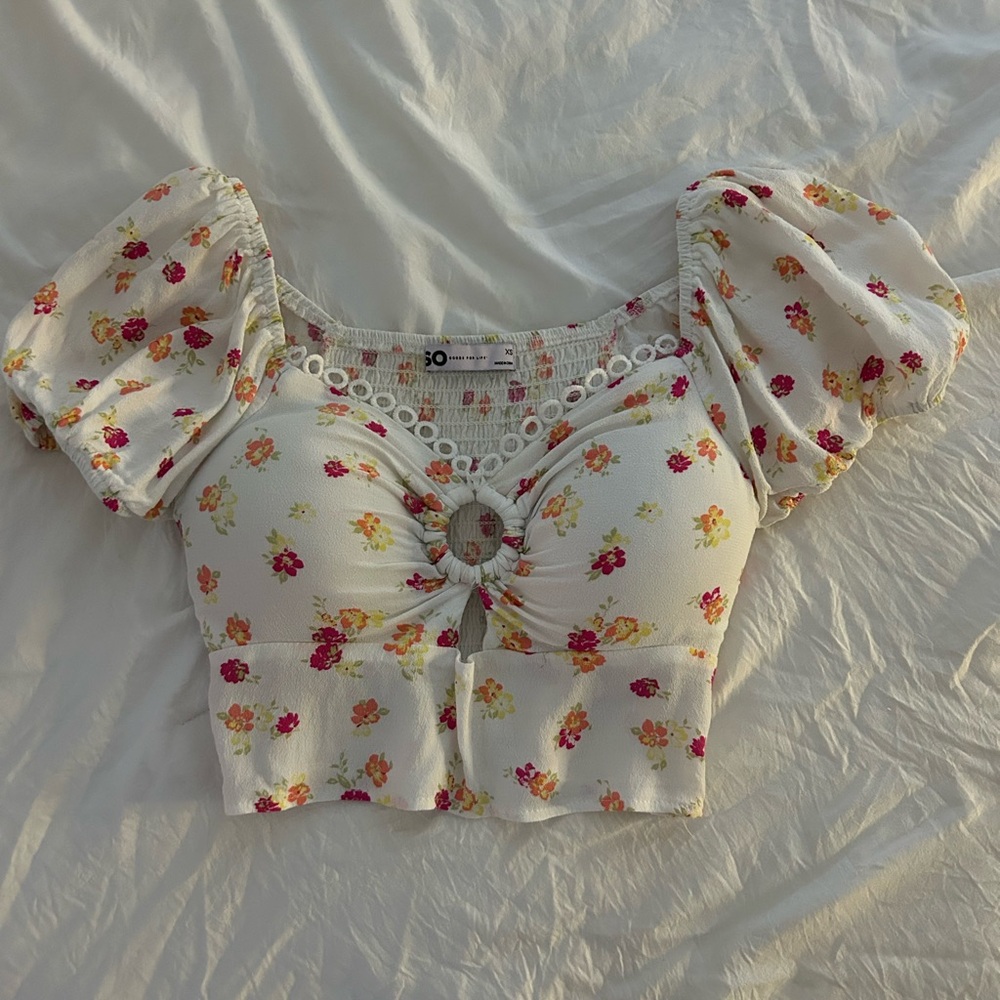 SO Cream Puff Sleeve Crop Blouse